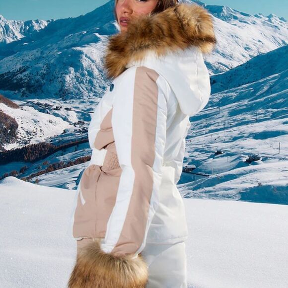 NWT PRETTYLITTLETHING SKI Cream Faux Fur Trim Belted Puffer Coat - Picture 5 of 8